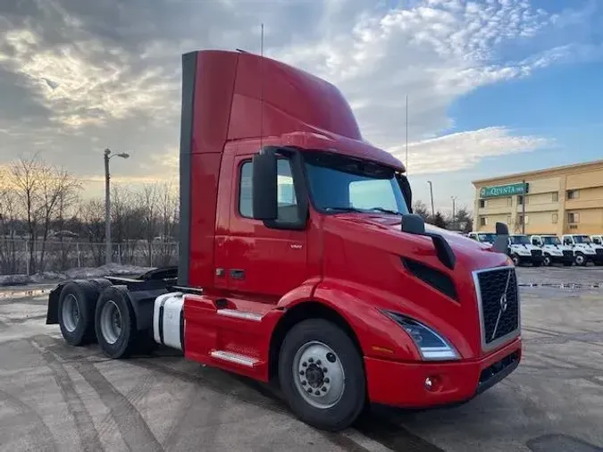 2020 Volvo VNR64T300