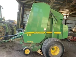 2010 John Deere 568