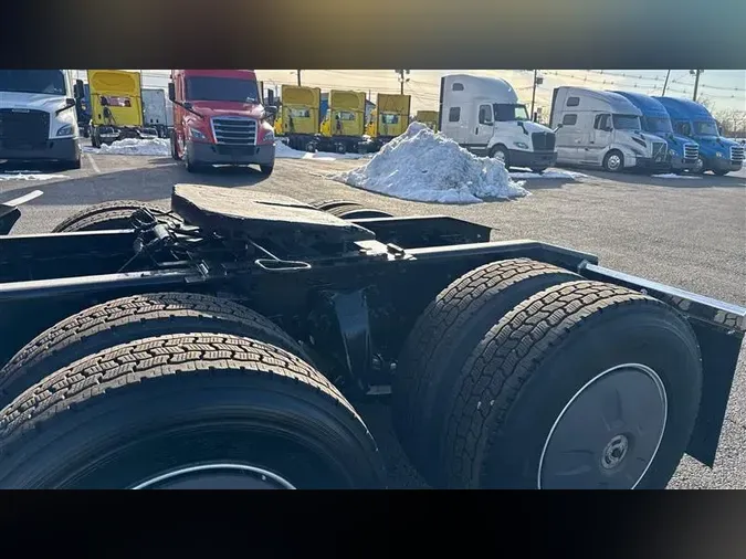 2022 FREIGHTLINER CA126