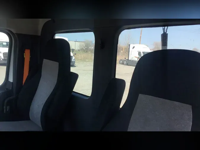 2020 Freightliner Cascadia 126