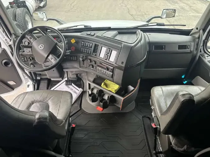 2020 VOLVO VNL64T8609407fbd2d9e02f955e7c449baa4b3ae1