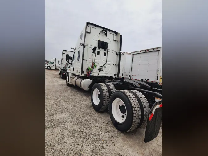 2017 FREIGHTLINER/MERCEDES CASCADIA 125