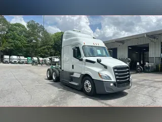2021 Freightliner Cascadia 126