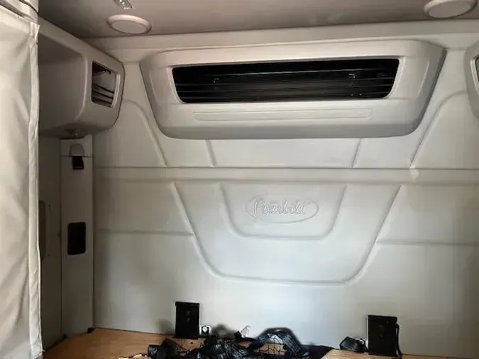 2022 Peterbilt 579