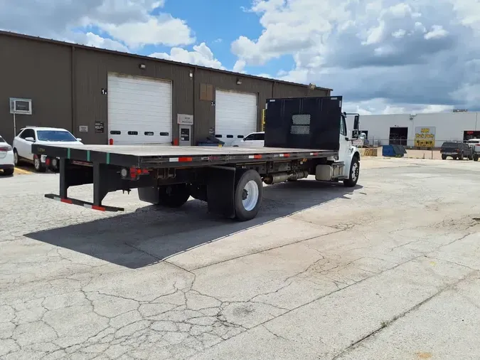 2013 FREIGHTLINER M2 106
