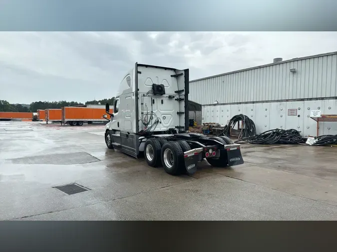2021 Freightliner Cascadia