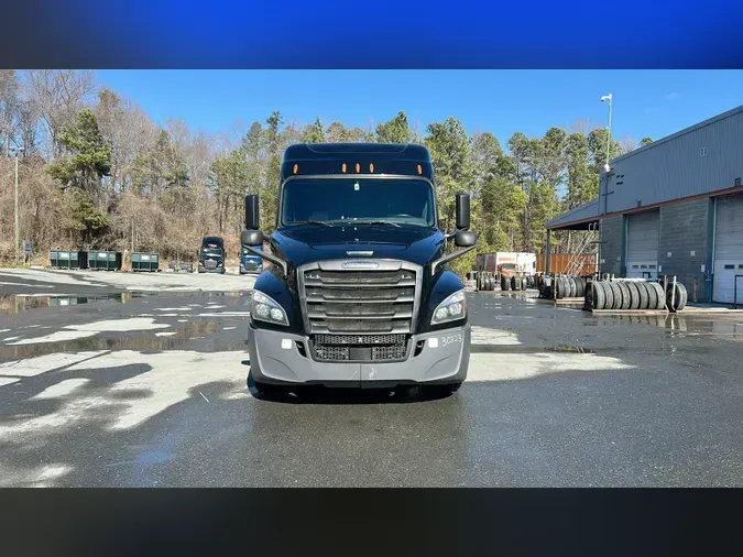 2020 Freightliner Cascadia 126