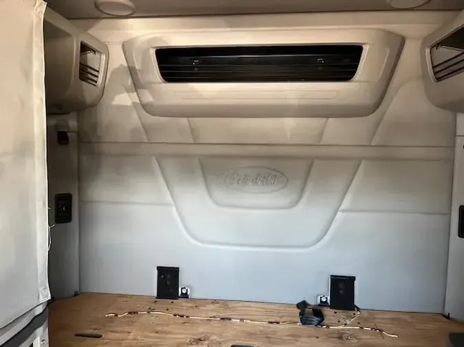 2022 Peterbilt 579