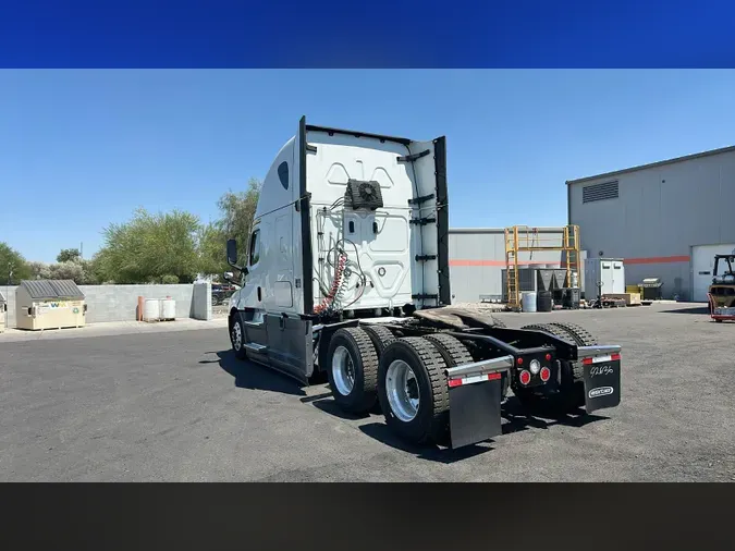 2022 Freightliner Cascadia 126