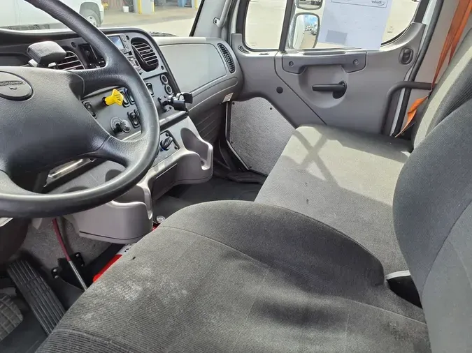 2018 FREIGHTLINER/MERCEDES M2 106