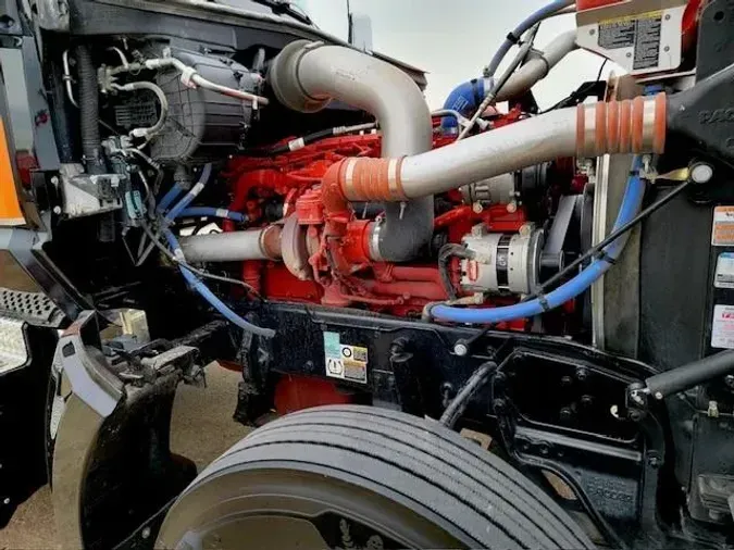 2023 Kenworth W990