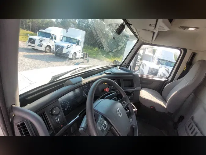 2019 Volvo VNL300