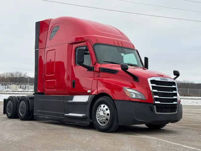 2021 FREIGHTLINER Cascadia 126