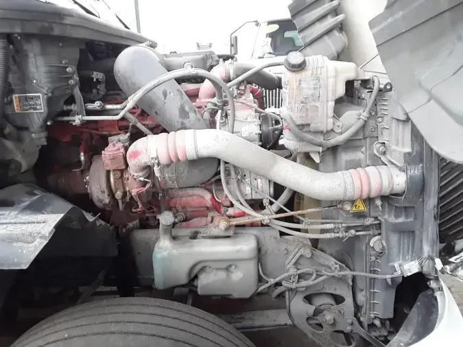 2022 NAVISTAR INTERNATIONAL LT625 DAYCAB T/A