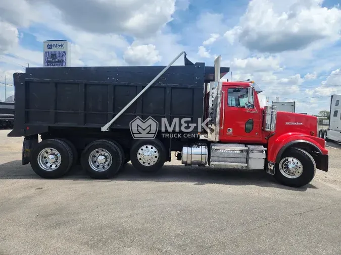 2017 WESTERN STAR 4900