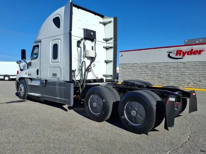 2020 FREIGHTLINER/MERCEDES CASCADIA 125