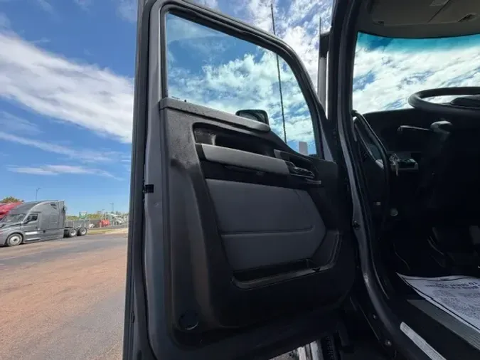 2023 KENWORTH T680942fa2fed7034f0c431ca4a744e5f5c9