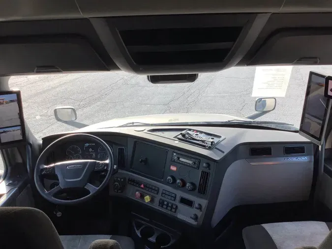 2022 Freightliner Cascadia 126