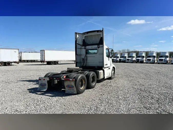 2018 Volvo VNL300