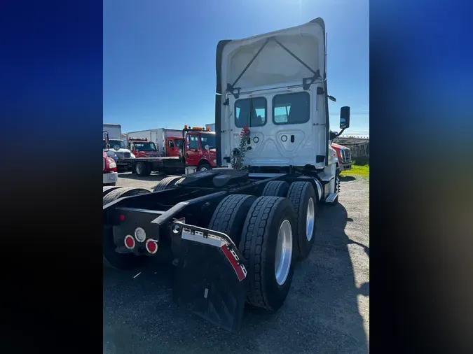 2018 FREIGHTLINER/MERCEDES CASCADIA 125