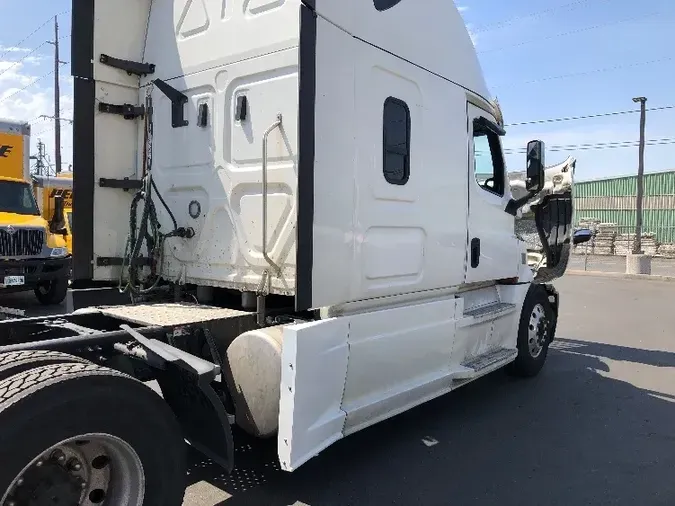 2020 Freightliner T12664ST