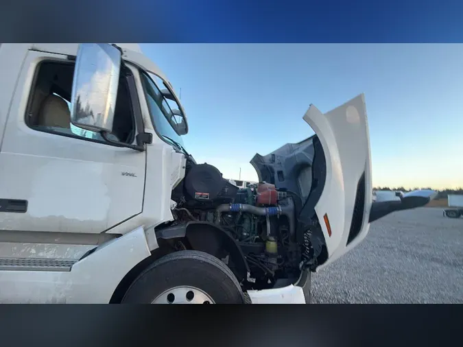 2019 Volvo VNL300