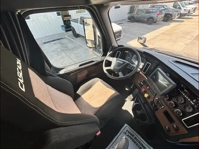 2022 FREIGHTLINER CASCADIA 126