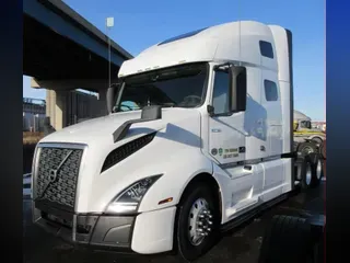 2021 VOLVO VNL64T760