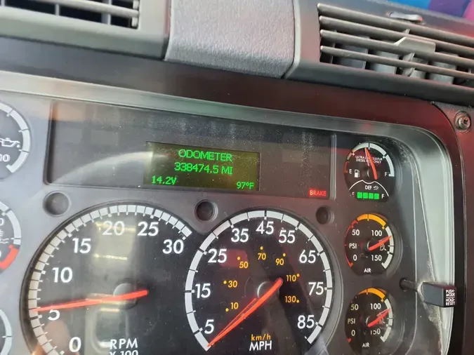 2020 FREIGHTLINER CASCADIA 113" DAYCAB
