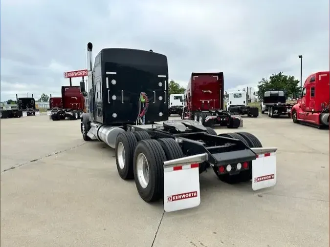 2025 Kenworth W900