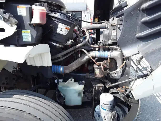 2018 FREIGHTLINER M2 106