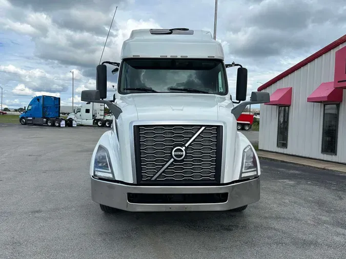 2019 VOLVO VNL64T760