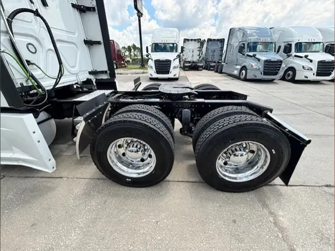 2023 Freightliner Cascadia 126
