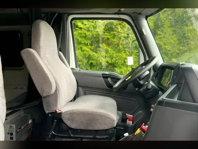 2022 INT LT625 6x4