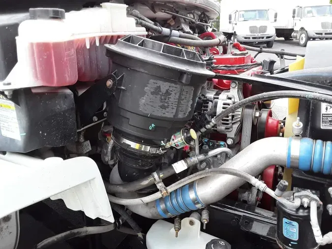2018 FREIGHTLINER M2 106