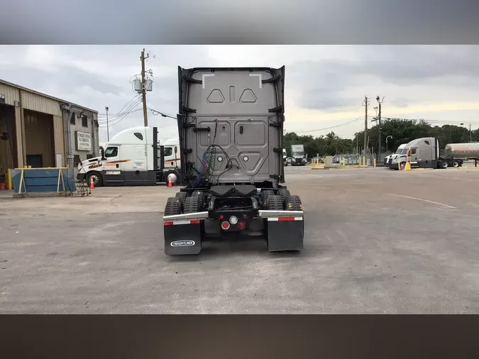 2024 Freightliner Cascadia