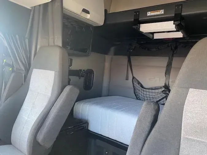 2020 Freightliner Cascadia944cf27e88b5e4addeac5b1568a5dcc3