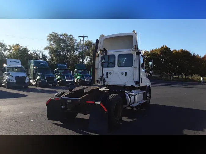 2020 Freightliner Cascadia 126