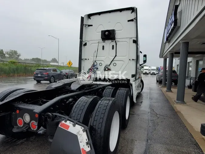 2019 FREIGHTLINER Cascadia 126