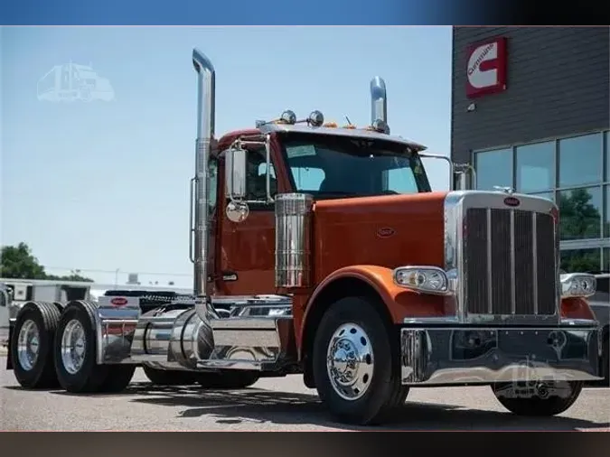 2025 PETERBILT 589