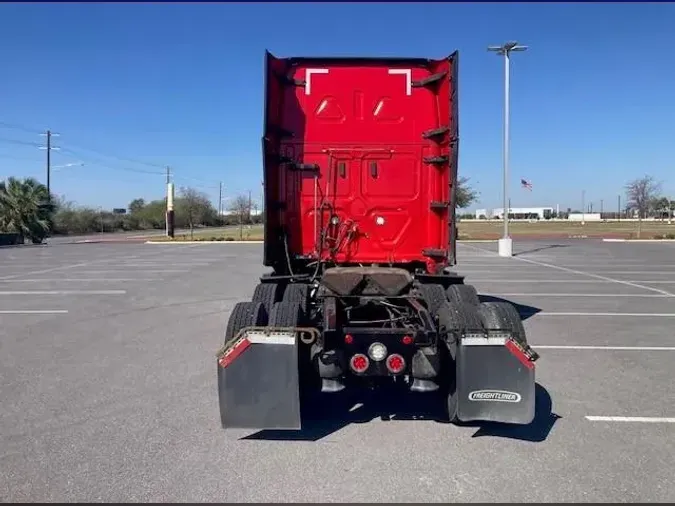 2021 Freightliner Cascadia