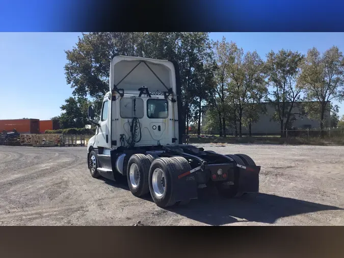 2020 Freightliner Cascadia 126