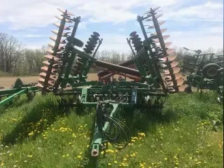 2005 John Deere 637