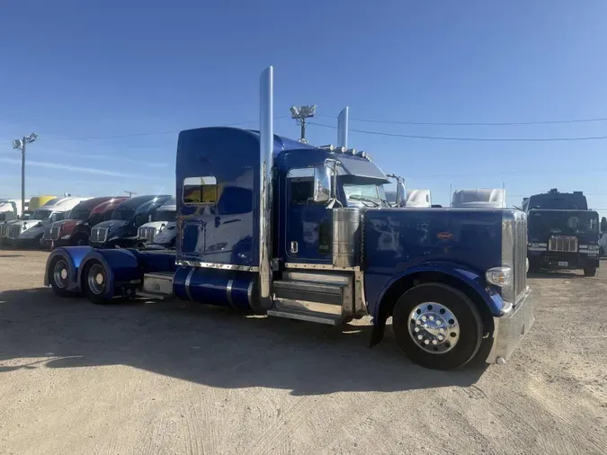 2022 Peterbilt 389