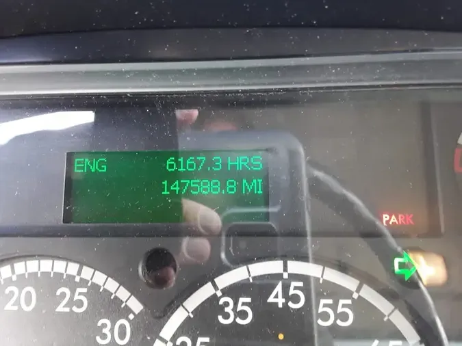 2016 FREIGHTLINER M2 106