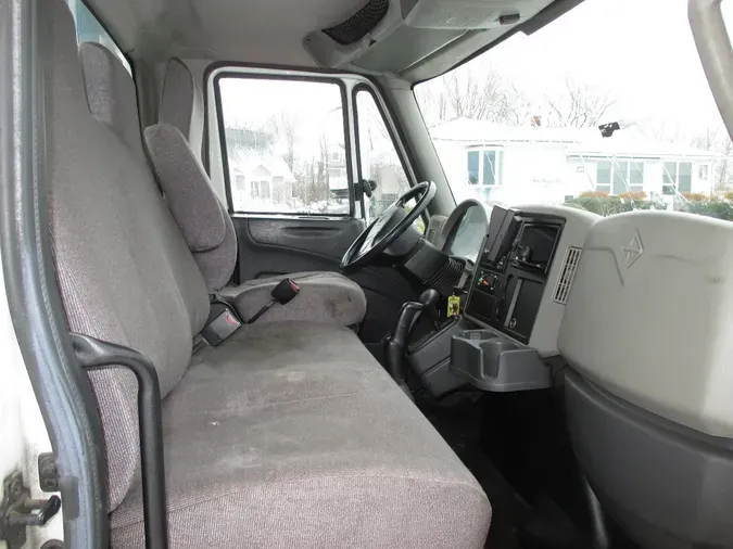 2018 INTERNATIONAL 4300LP