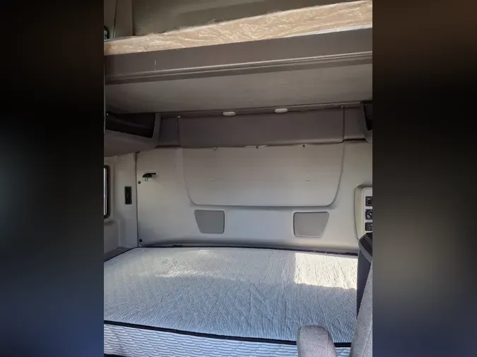2020 NAVISTAR INTERNATIONAL LT625 SLPR CAB