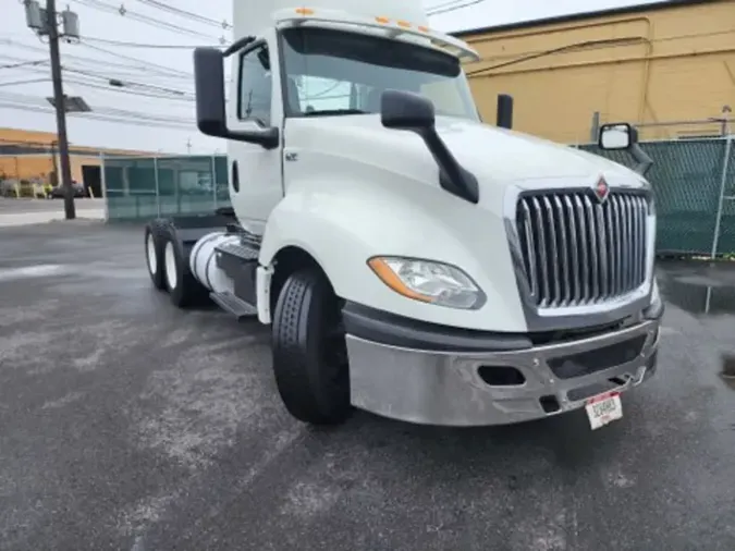 2019 NAVISTAR INTERNATIONAL LT625 DAYCAB T/A9463a49388a3b6ef6613d63404fd1c9c