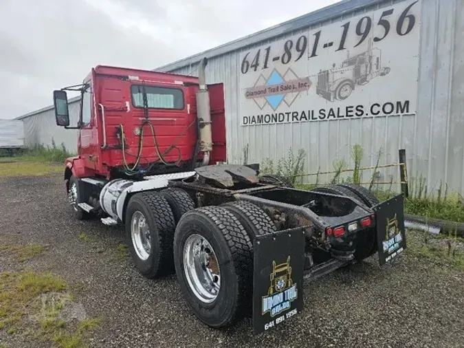 2005 VOLVO VNL64T300