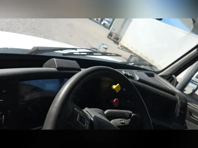 2019 Volvo VNL300